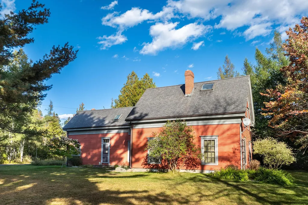 12 Victoria Lane Milbridge ME 04658