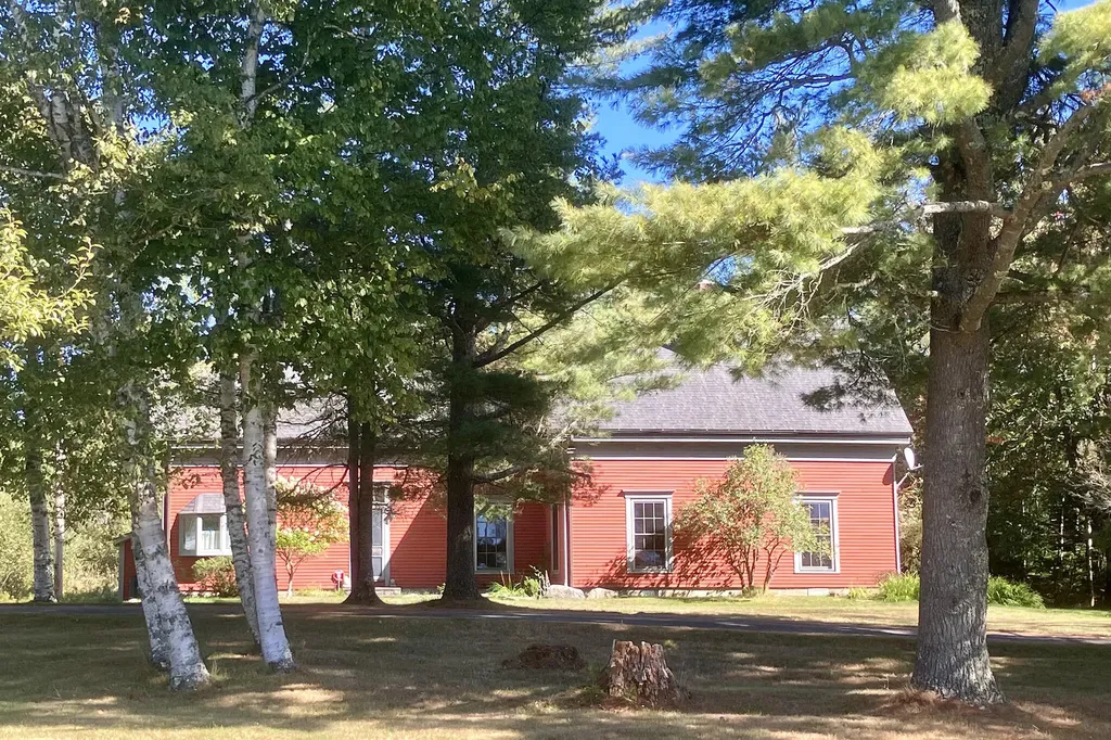12 Victoria Lane Milbridge ME 04658