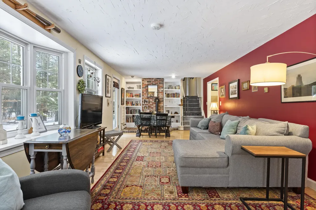 31 Stony Brook Lane Yarmouth ME 04096