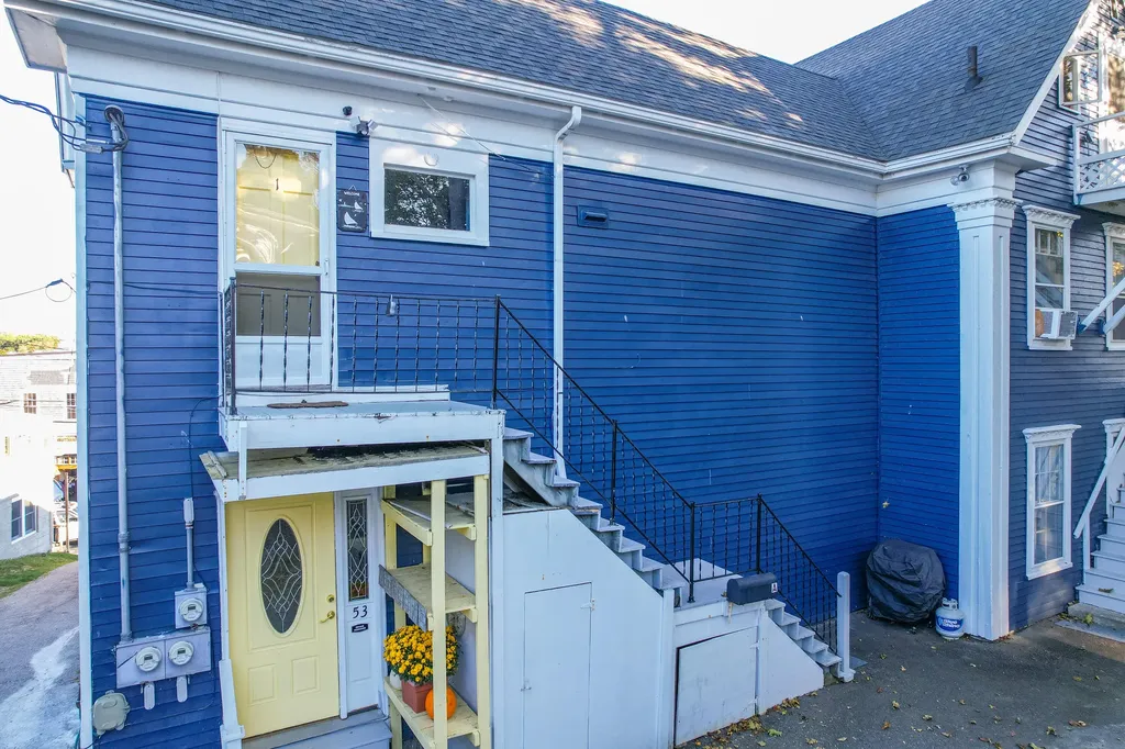 53 Commercial Street Boothbay Harbor ME 04538