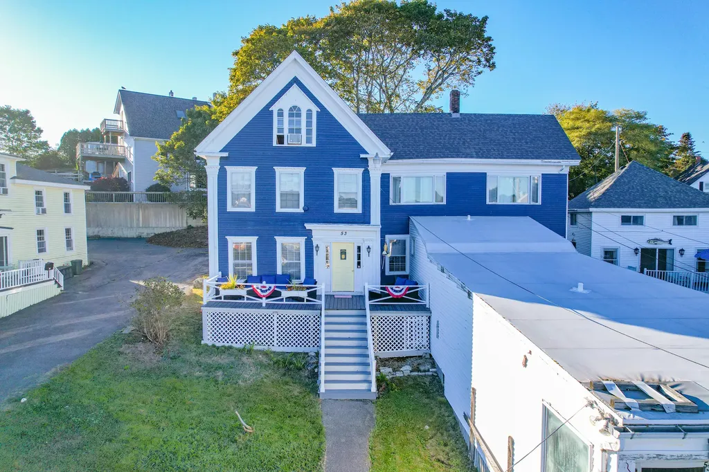 53 Commercial Street Boothbay Harbor ME 04538