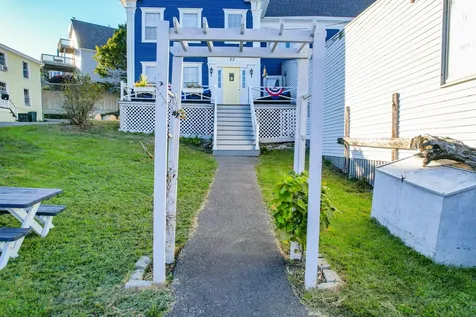53 Commercial Street Boothbay Harbor ME 04538