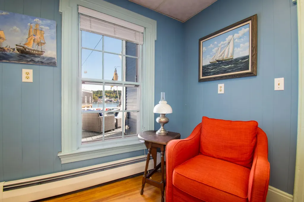 53 Commercial Street Boothbay Harbor ME 04538