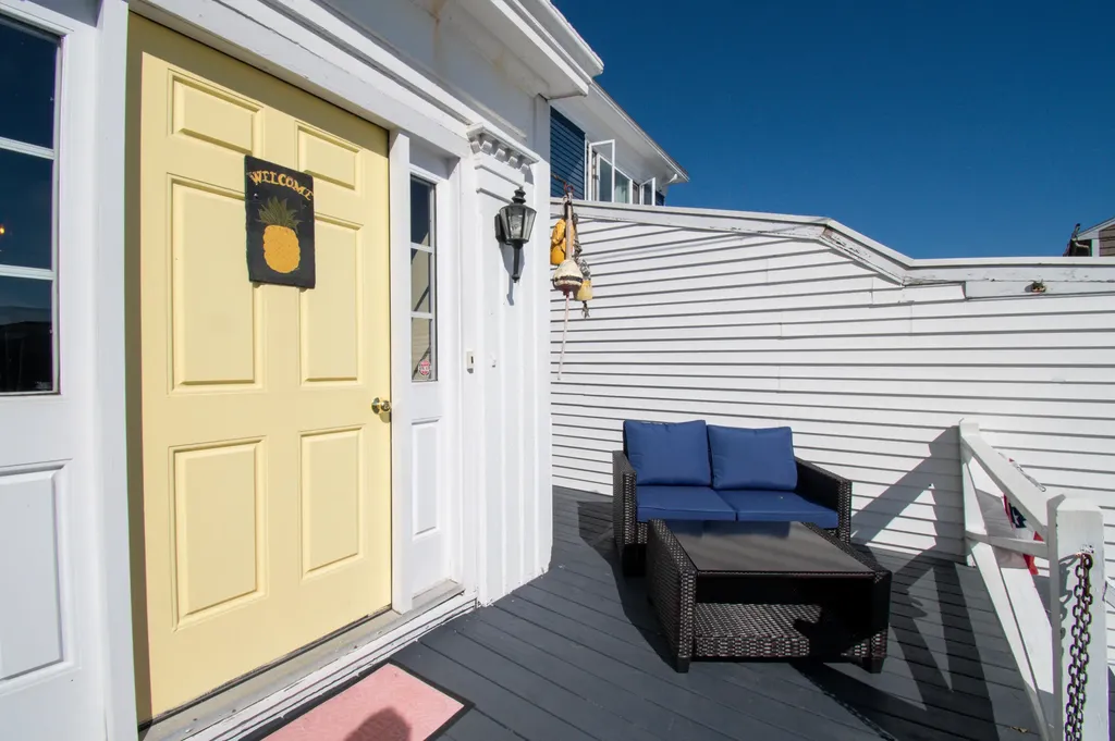 53 Commercial Street Boothbay Harbor ME 04538