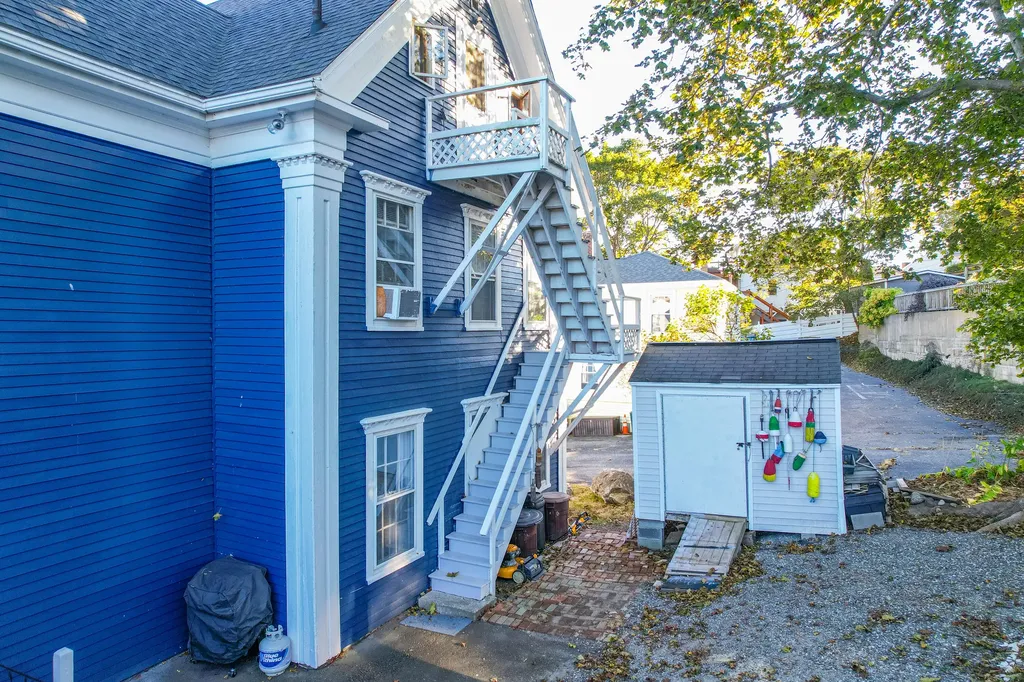 53 Commercial Street Boothbay Harbor ME 04538