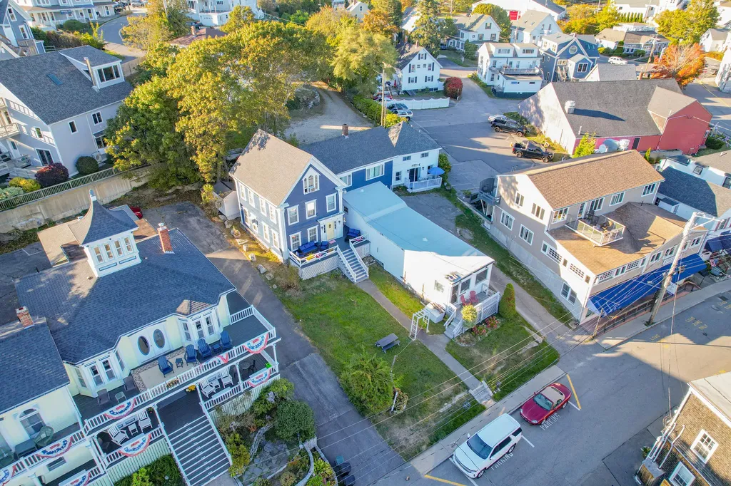 53 Commercial Street Boothbay Harbor ME 04538