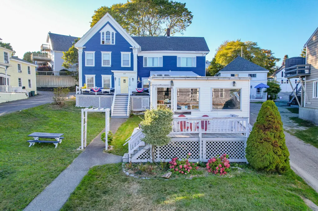 53 Commercial Street Boothbay Harbor ME 04538