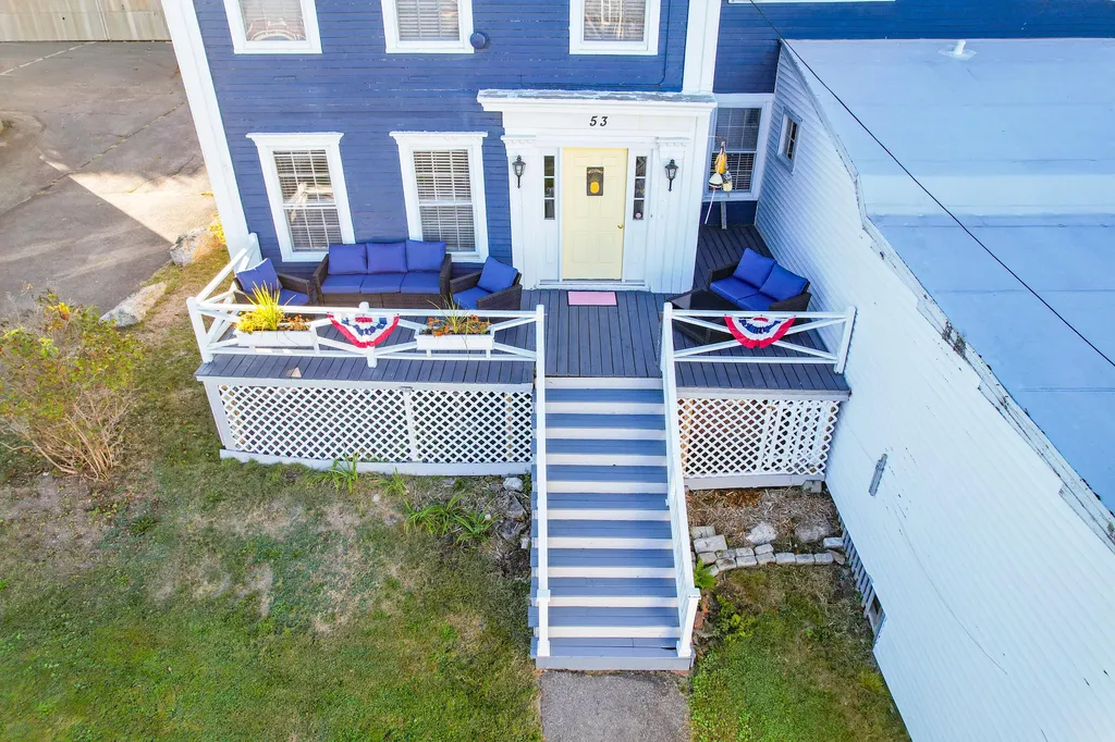 53 Commercial Street Boothbay Harbor ME 04538