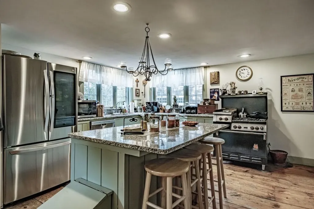 546 Paris Hill Road Paris ME 04281