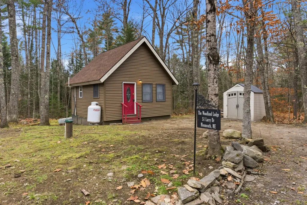 51 Larry Drive Monmouth ME 04259