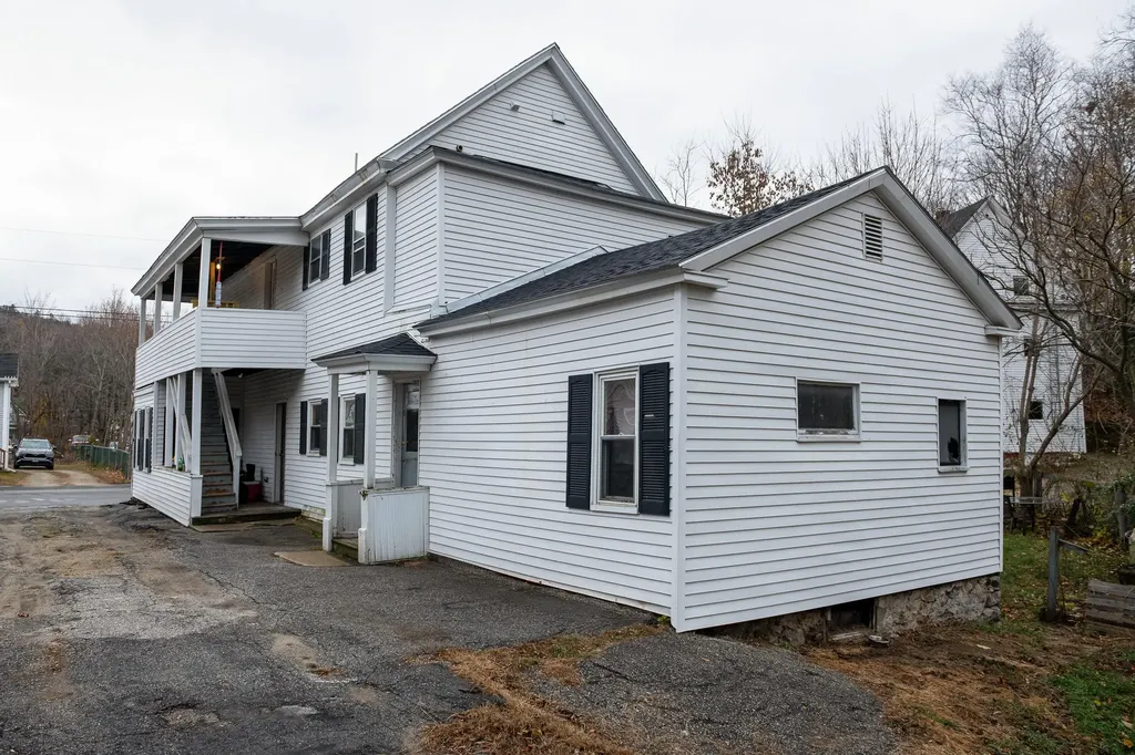 55 Osgood Avenue Mexico ME 04257