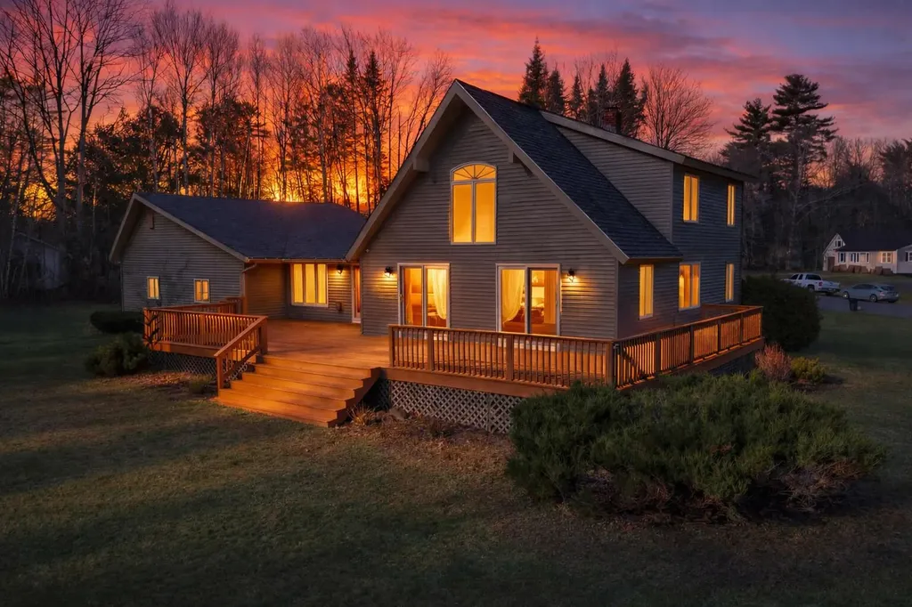 32 Nickerson Lane Milford ME 04461