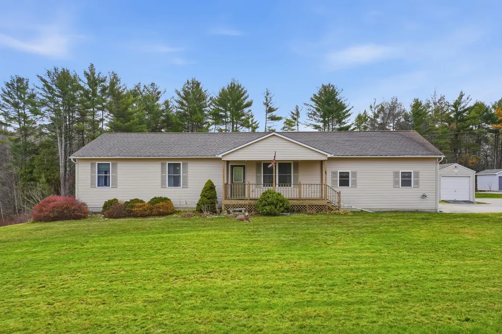 29 Kelliher Street Glenburn ME 04401
