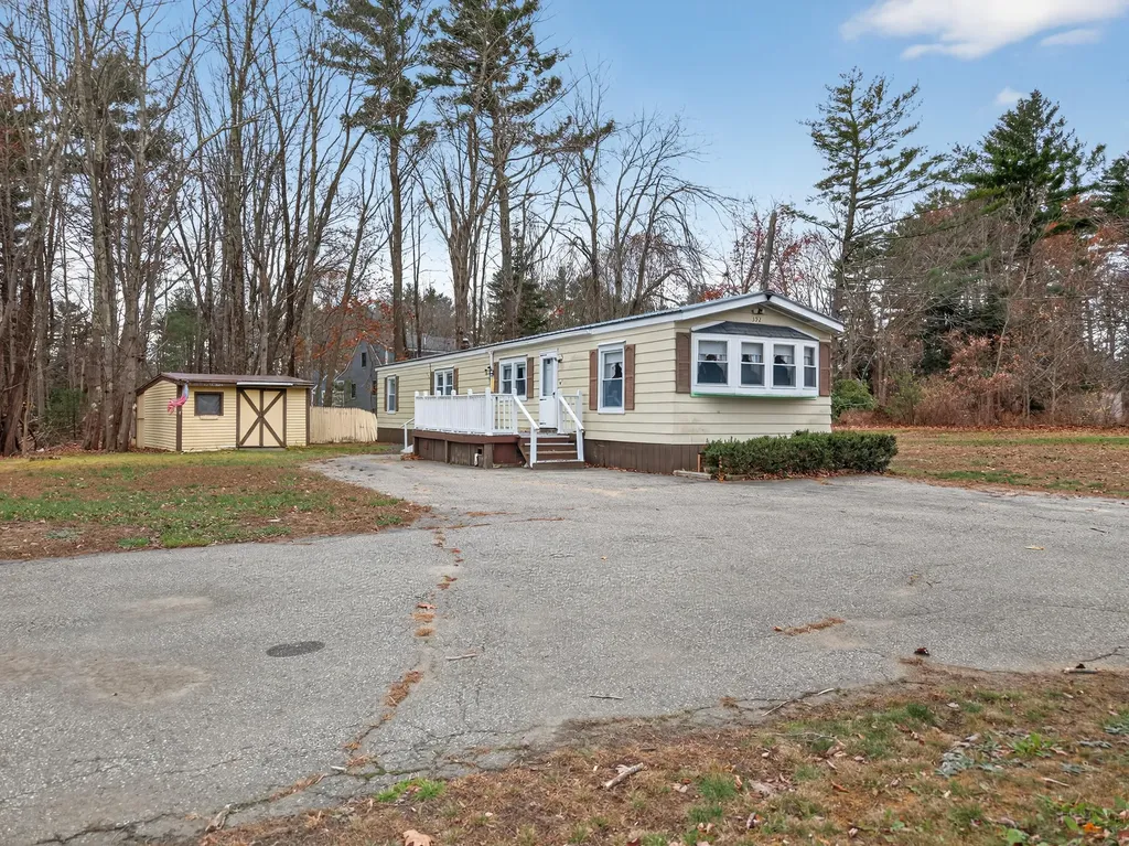 392 Sanford Road Wells ME 04090