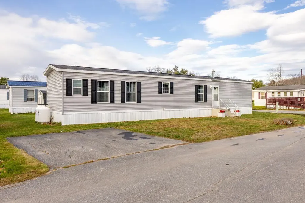 71 Autumn Lane Lewiston ME 04240
