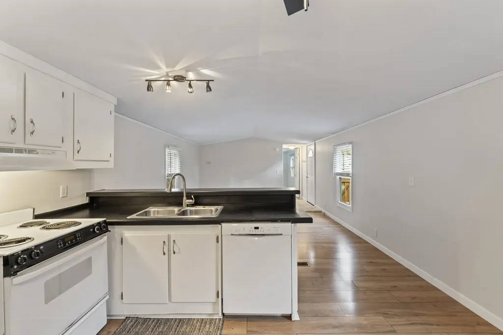 2196 Sanford Road Wells ME 04090