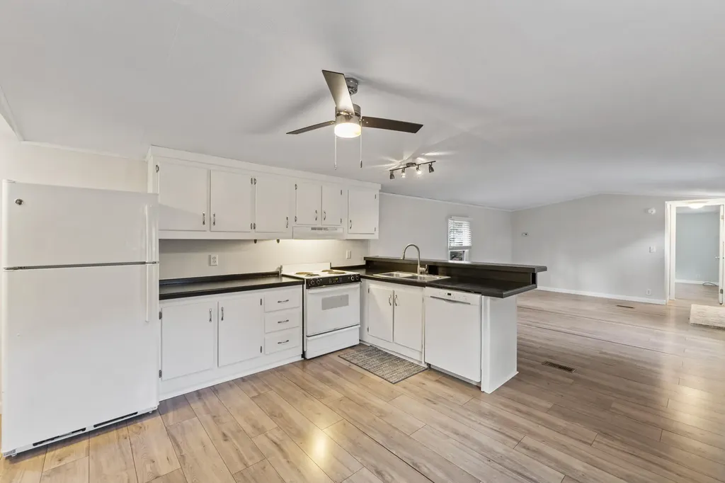 2196 Sanford Road Wells ME 04090