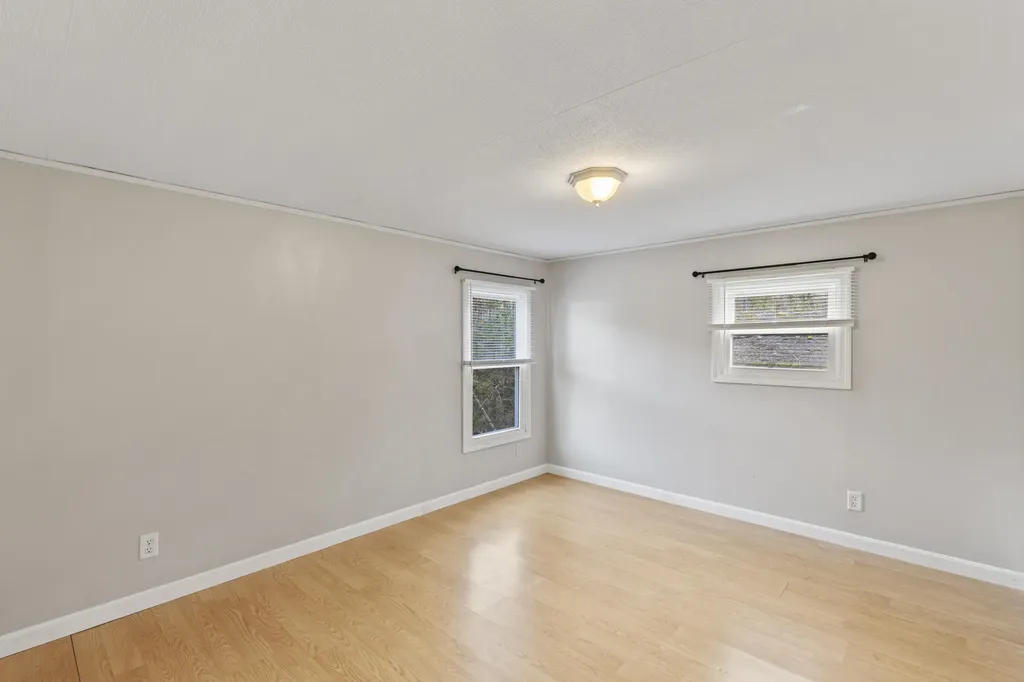 2196 Sanford Road Wells ME 04090