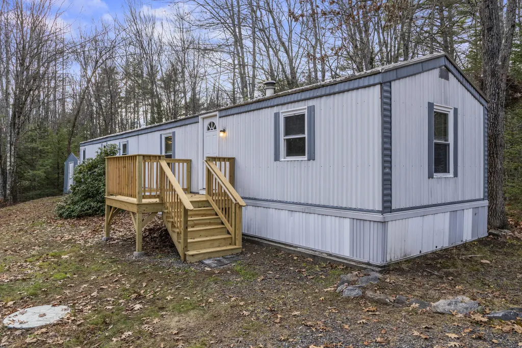 2196 Sanford Road Wells ME 04090
