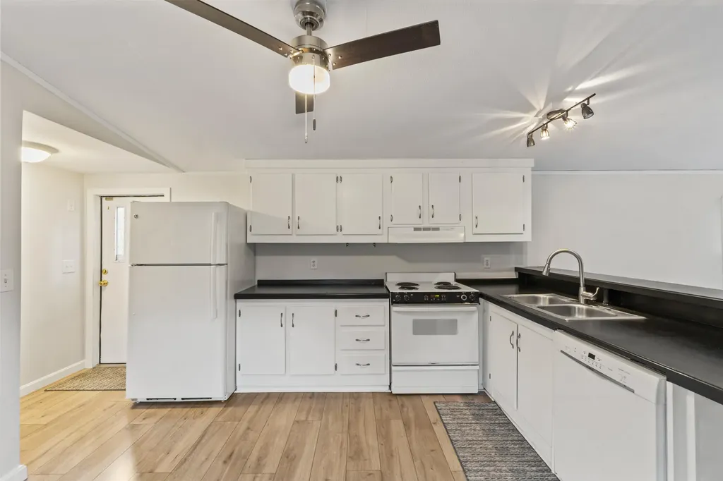 2196 Sanford Road Wells ME 04090
