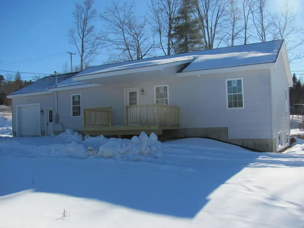 17 Welchville Commons Drive Oxford ME 04270