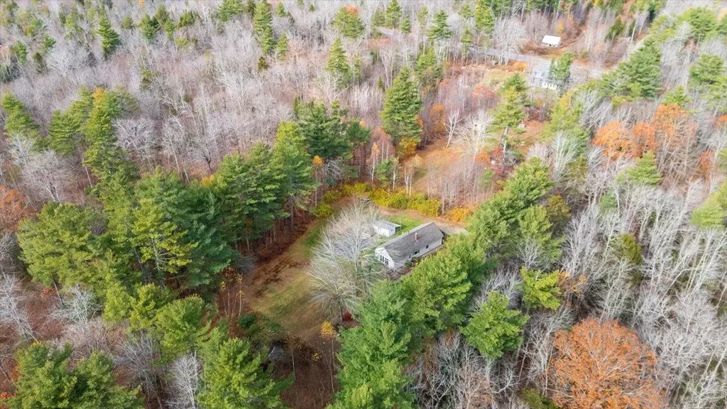 20 Spahr Road Washington ME 04574