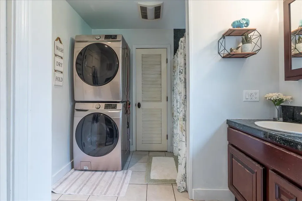 20 Spahr Road Washington ME 04574