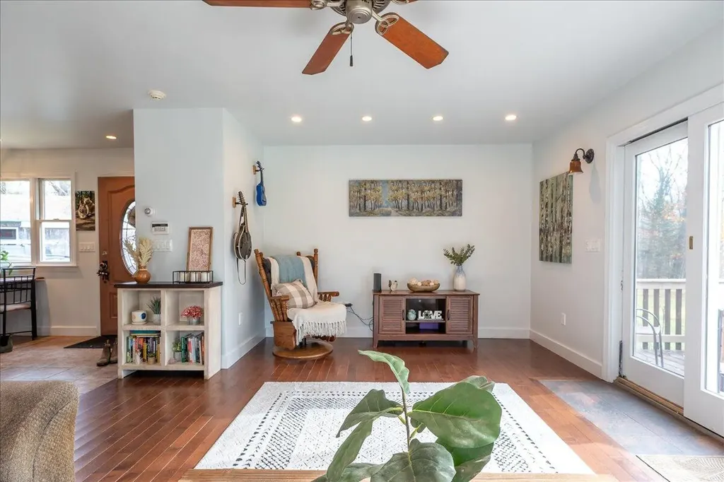 20 Spahr Road Washington ME 04574