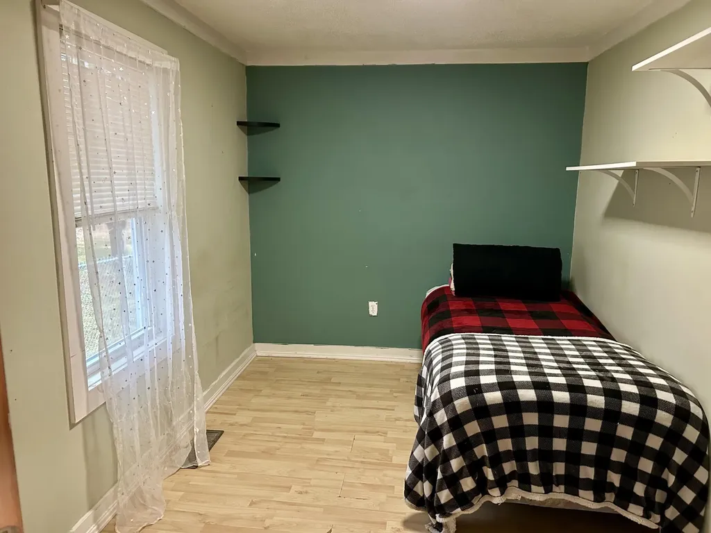 12 Skillin Avenue Norway ME 04268