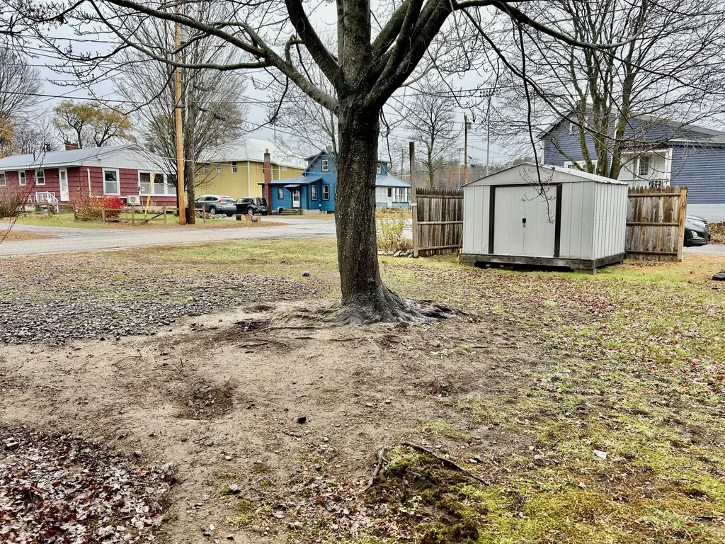 12 Skillin Avenue Norway ME 04268