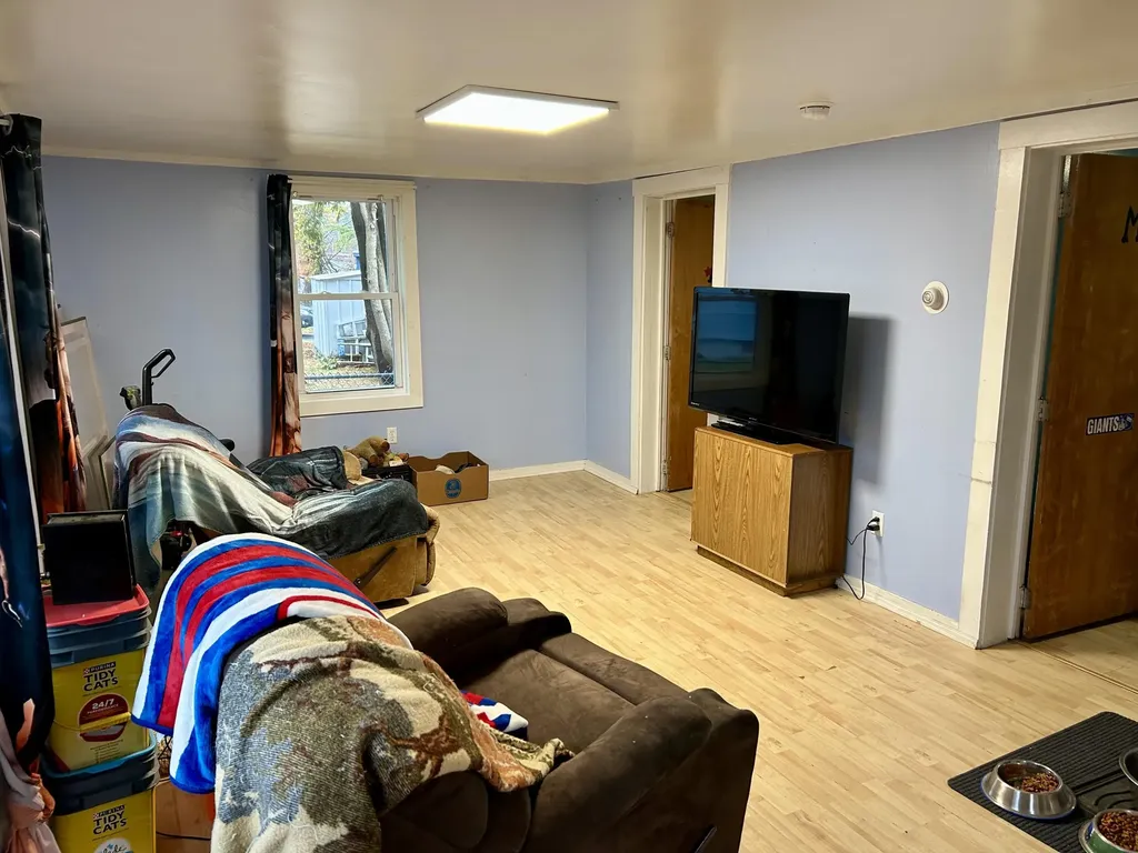 12 Skillin Avenue Norway ME 04268