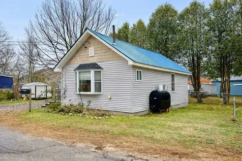 12 Skillin Avenue Norway ME 04268