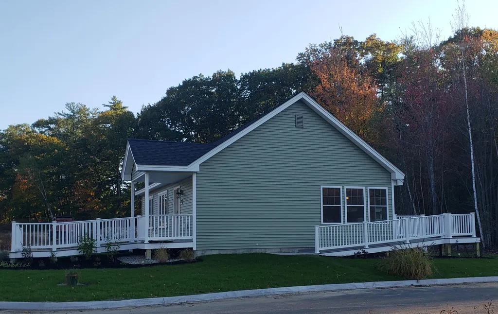 25 Heritage Way Saco ME 04072