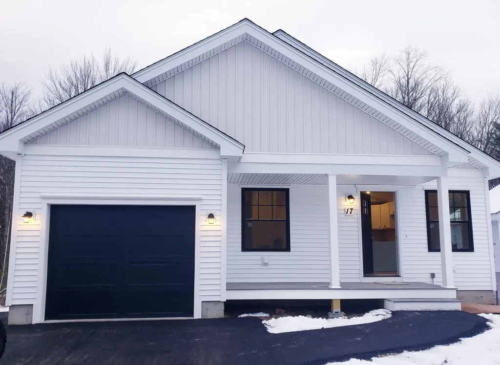 25 Heritage Way Saco ME 04072