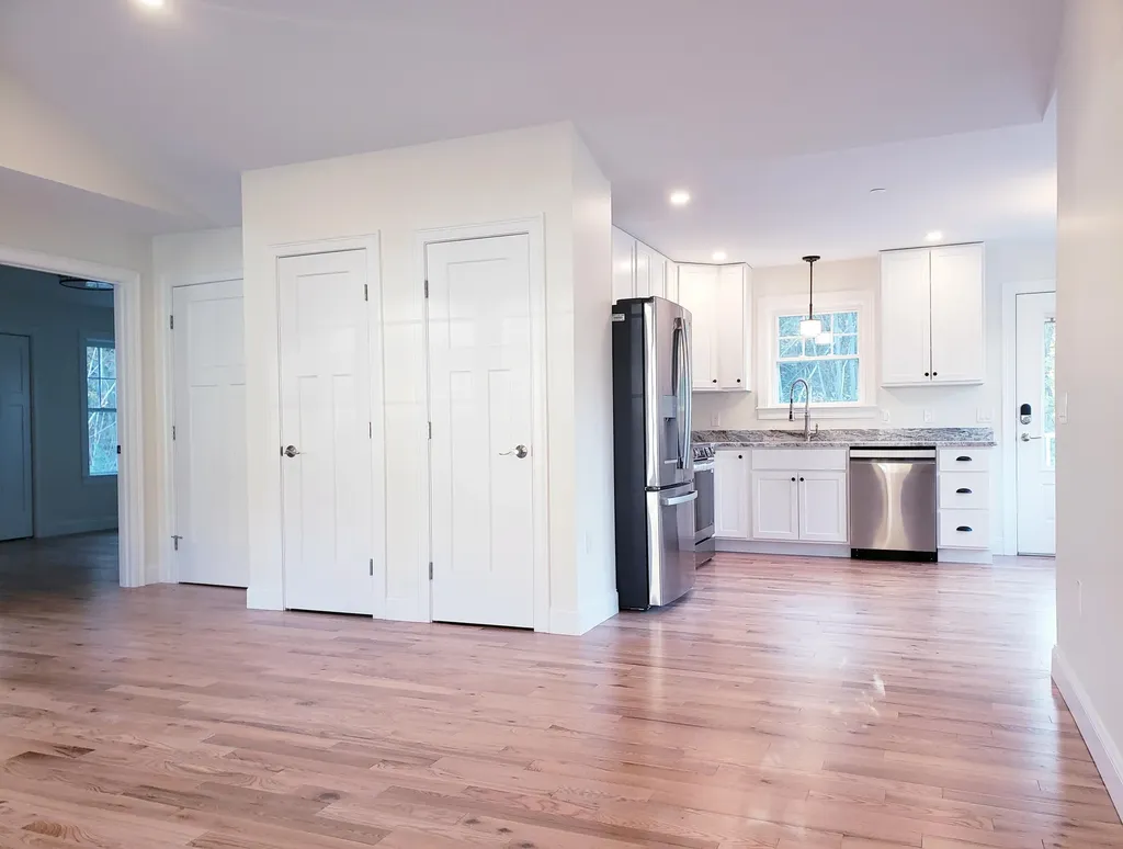 25 Heritage Way Saco ME 04072