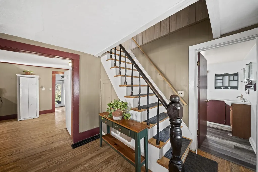 1097 Pequawket Trail Standish ME 04085