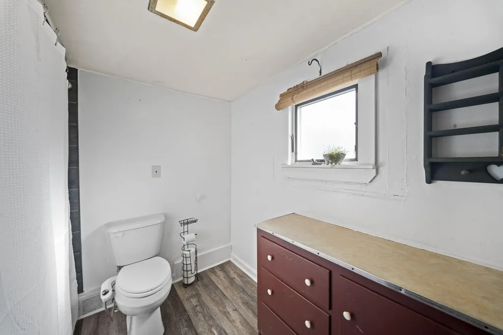 1097 Pequawket Trail Standish ME 04085