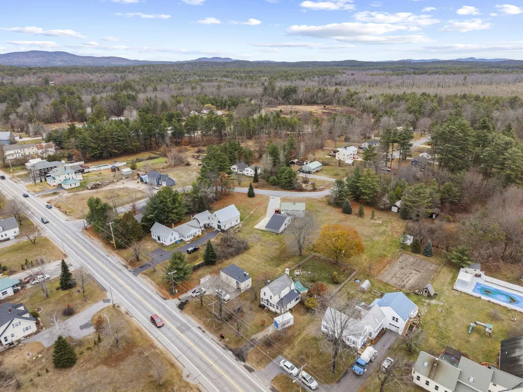 1097 Pequawket Trail Standish ME 04085