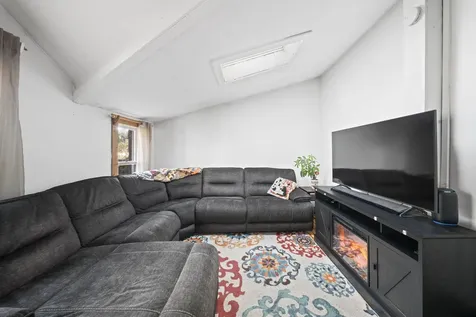1097 Pequawket Trail Standish ME 04085