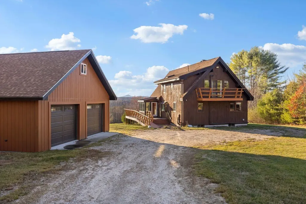 32 Dillon Road Harrison ME 04040