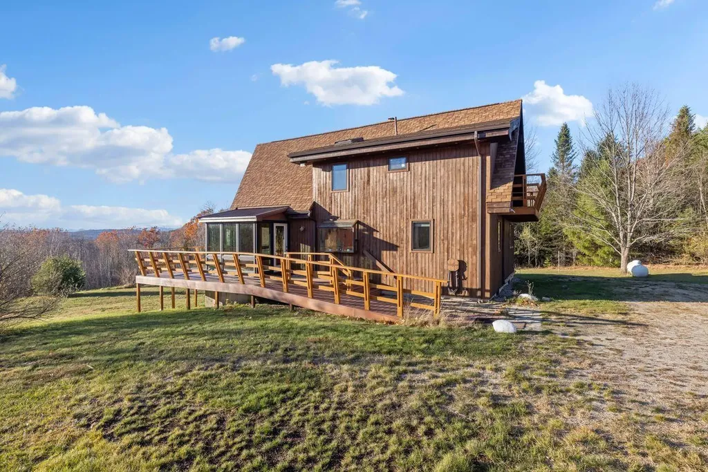 32 Dillon Road Harrison ME 04040
