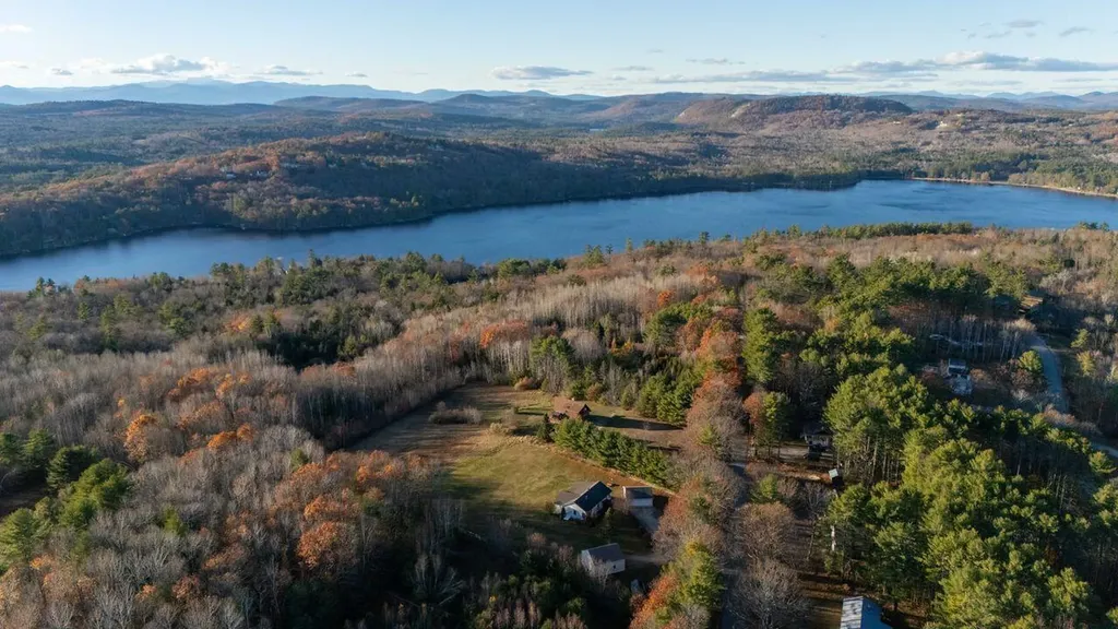 32 Dillon Road Harrison ME 04040