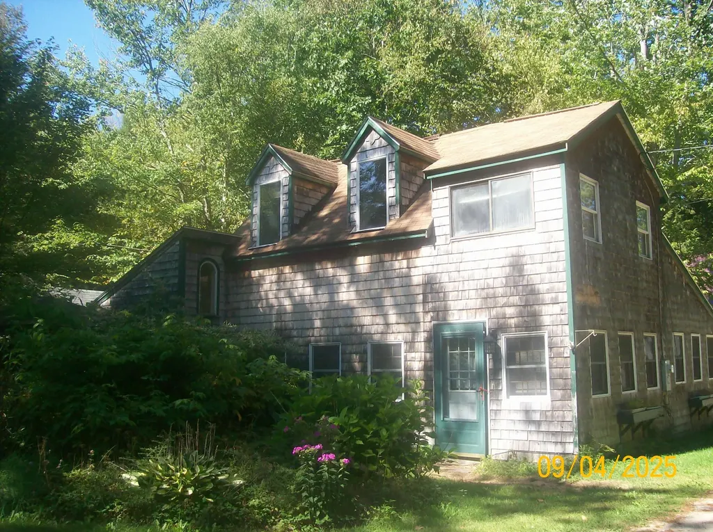 55 Broadway Circle Poland ME 04274