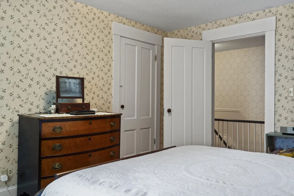 72 Glidden Street Newcastle ME 04553