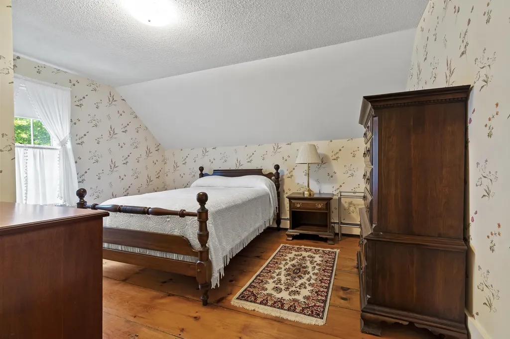 72 Glidden Street Newcastle ME 04553