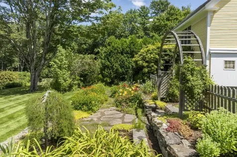72 Glidden Street Newcastle ME 04553