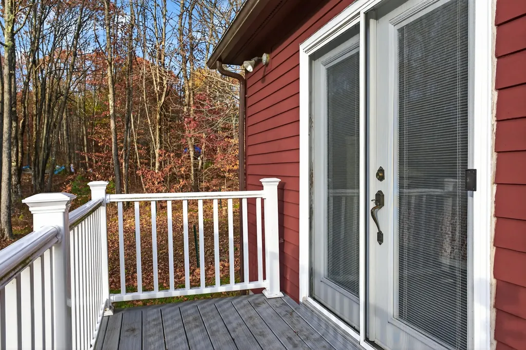 77 Southern Terrace Wales ME 04280
