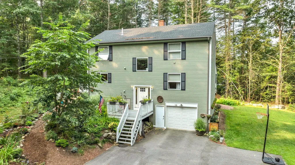 10 Woodland Trail Casco ME 04015