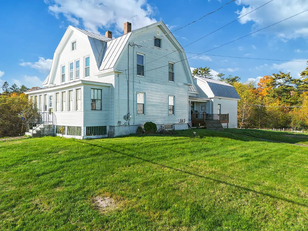 10 Ridge Road Windsor ME 04363