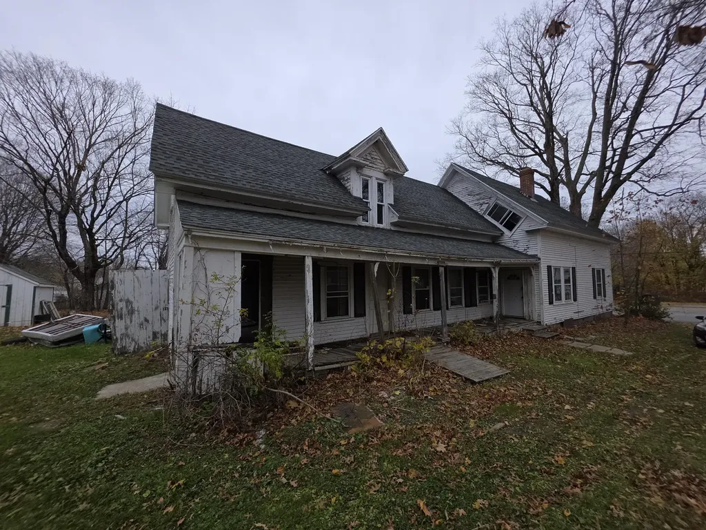 26 Mill Street Hartland ME 04943